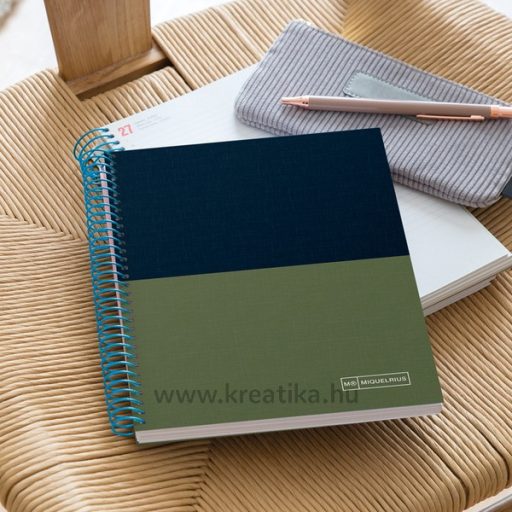 Spirálfüzet A/5 4x35 lapos, négyzetrácsos MQ "Rider" Green